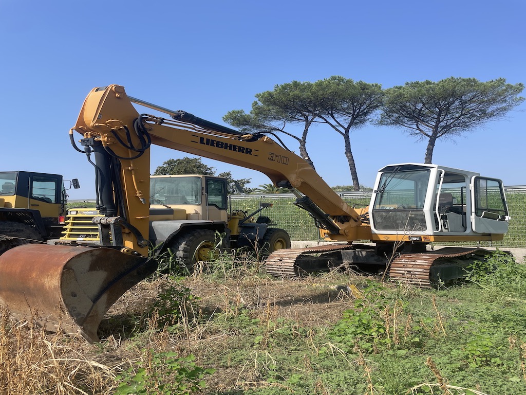 ESCAVATORE LIEBHERR R310