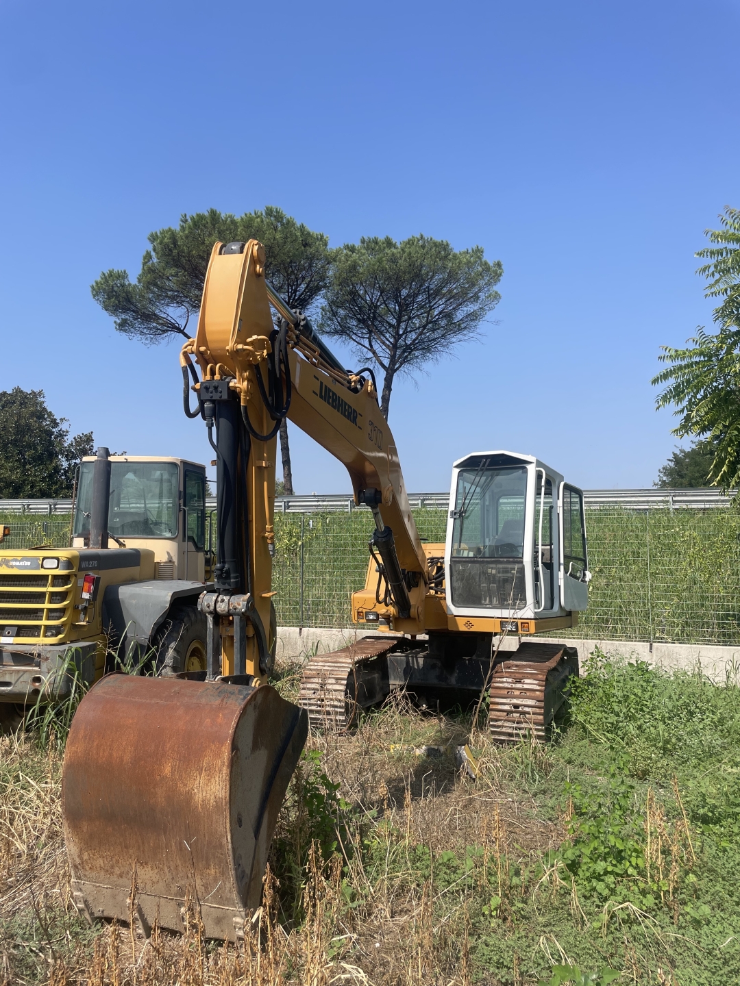 ESCAVATORE LIEBHERR R310 - 